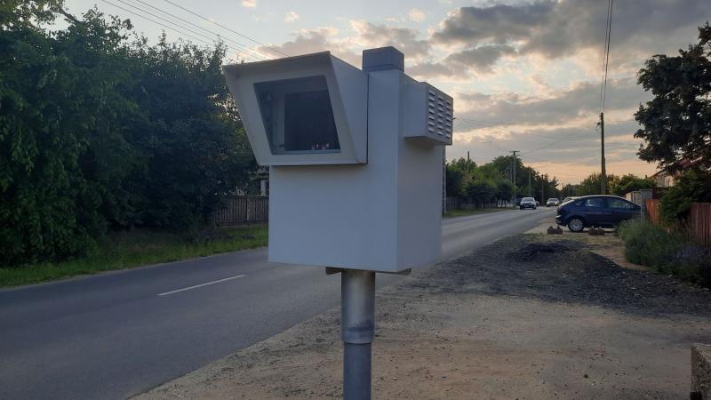 Figyelem! Szabolcsban mostantól egy új, állandó telepítésű traffipax figyelmeztet mindenkit a sebességhatár betartására!