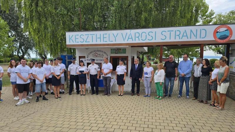 Körözött fiatalokat fogtak el tavaly, de az idei évben is folyamatosan figyelemmel kísérik a strand területét.