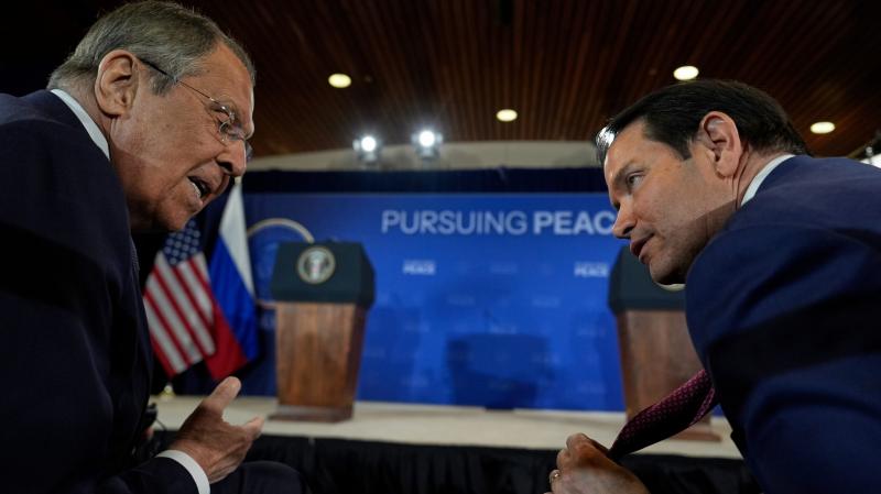 Lavrov véleménye szerint, míg az európai vezetők eltérő megközelítéseket alkalmaznak, Trump valóban elkötelezett a tartós béke megteremtése iránt.