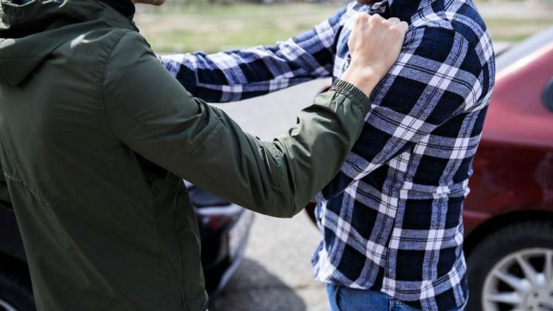 Ittas állapotában, késsel támadt az apjára a férfi, és ezzel elkerülhetetlenné vált a borzalmas tragédia.
