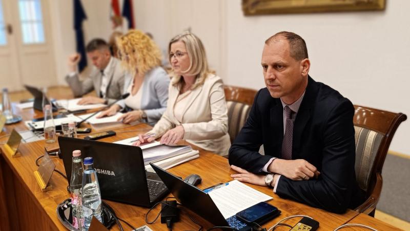 Czirbus Gábor: A drogokkal szembeni harc mindannyiunk felelőssége

A drogprobléma nem csupán egyéni ügy, hanem társadalmi kihívás, amely mindannyiunkat érint. A közösségünk egészségének és jövőjének megőrzése érdekében fontos, hogy együttes erővel lépjünk