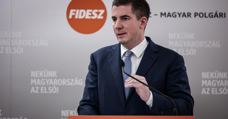 A Fidesz frakcióvezetője megszólalt Till Tamás tragikus meggyilkolásával kapcsolatban, és hangsúlyozta, hogy a történtek mélyen megrázták a közvéleményt.