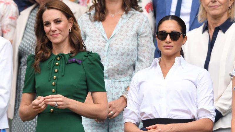 Meghan Markle és Katalin hercegné közötti kapcsolat sok spekulációt keltett az utóbbi években. Meghan, aki a brit királyi család tagja lett, gyakran a rivalizálás és a féltékenység árnyékában élte meg a hercegnői életet. Katalin hercegné, aki már tapaszta