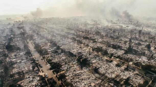 A Los Angeles-i tűzvész következtében felfüggesztették az oktatást. A városban kialakult helyzet miatt a hatóságok úgy döntöttek, hogy a diákok és tanárok biztonsága érdekében a tanórákat leállítják.