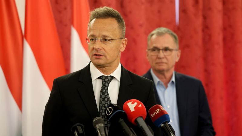 Szijjártó Péter véleménye szerint a lengyel külügyminiszter ukrán propaganda eszközeivel próbálta bírálni Magyarországot.