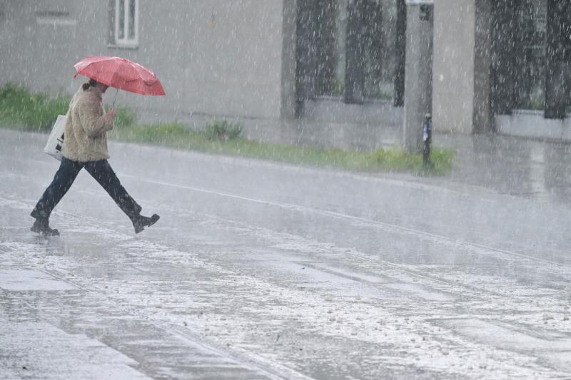 A legfrissebb időjárás-előrejelzés szerint három vármegye mentesül a csapadék hatásaitól, míg tizenöt vármegye a csapadékos időjárás következményeivel néz szembe. Az elkövetkező napokban várható esőzések és zivatarok jelentős hatással lesznek a legtöbb te