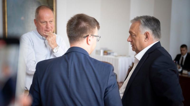 Orbán: Az első lakásvásárlók kedvezményes hitelt vehetnek igénybe, életkoruktól függetlenül.
