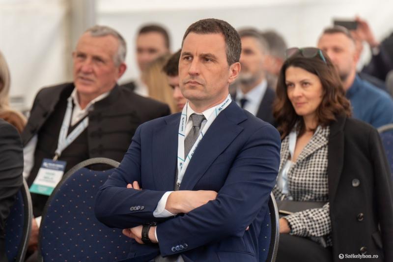 Tánczos Barna részletesen kifejtette a jelentős állami pénzbehajtás hátterét és okait, amely a közelmúltban felkeltette a közérdeklődést. A Székelyhon platformján megjelent nyilatkozatában rávilágított arra, hogy a pénzügyi intézkedések célja nem csupán a