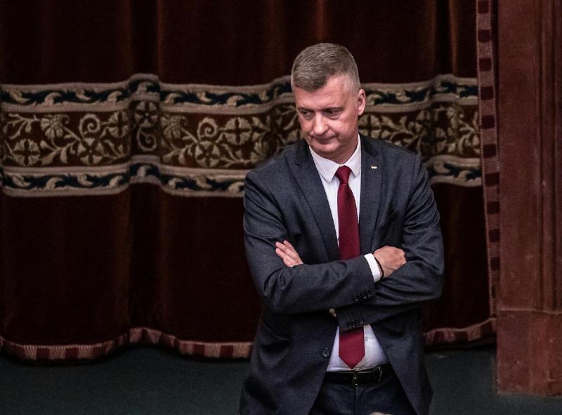 Kubatov nem pihen: újra megcsillantotta szellemét, amikor egy Marco Rossi idézettel üzent Csányinak.