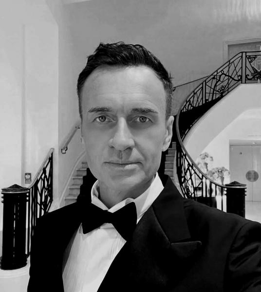 Elhunyt Julian McMahon, a Fantasztikus Négyes ikonikus szereplője | Vajdaság MA

Szomorú hírek érkeztek a szórakoztatóiparból: elhunyt Julian McMahon, a népszerű Fantasztikus Négyes filmek egyik kiemelkedő sztárja. McMahon karrierje során számos emlékezet