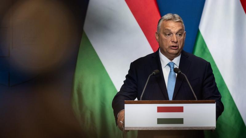 Orbán Viktor Török Gábornak: Akinek nem inge, ne is vegye magára...

A politikai diskurzusban sokszor előfordul, hogy a szavak mögött mélyebb jelentések és utalások rejtőznek. Orbán Viktor legutóbbi kijelentése is ezt a jelenséget tükrözi, amikor Török Gá