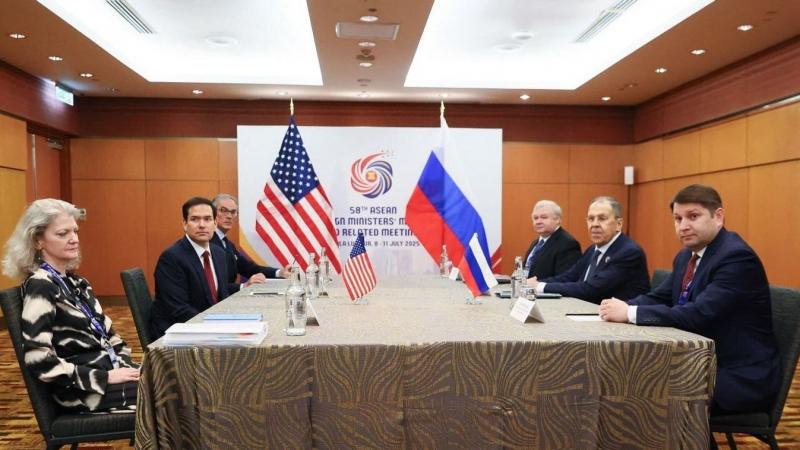 Szergej Lavrov és Marco Rubio jelentős megbeszélést folytattak, amely számos diplomáciai kihívásra keresett megoldásokat.