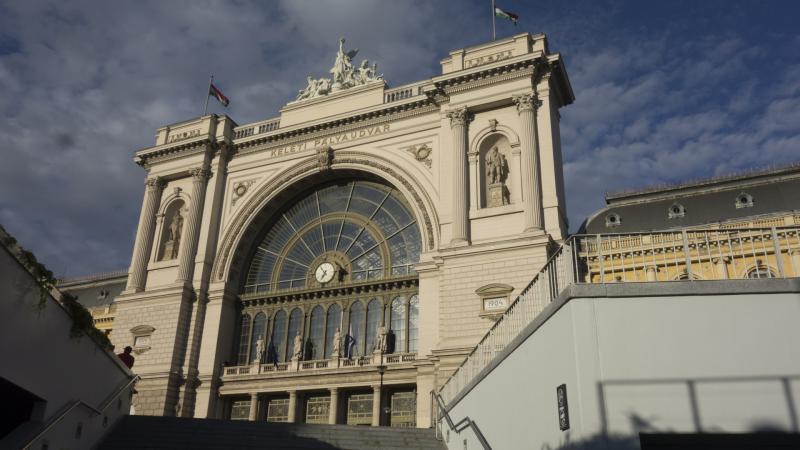 A Keleti pályaudvar ideiglenes lezárása alatt expresszvillamos közlekedés veszi kezdetét, hogy a közlekedők kényelmét szolgálja.