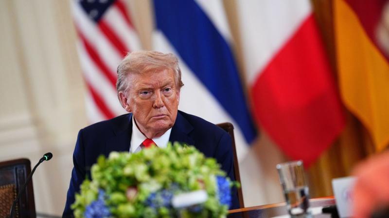 Az egyiptomi elnök és az amerikai államfő közösen irányítják a gázai konfliktus végéhez vezető békekonferenciát.