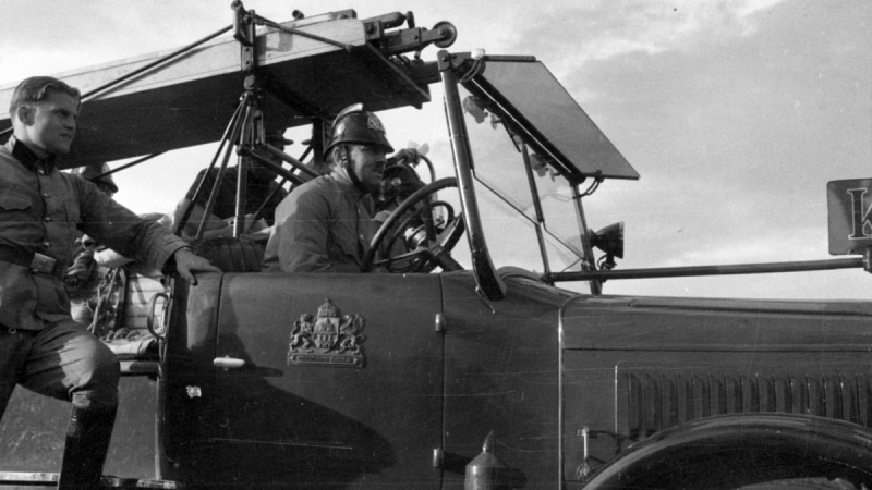 Lángok és katasztrófák: Az első magyar tűzoltók bátorsága és önfeláldozása - Galéria