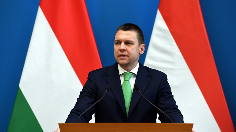 Menczer Tamás felszólította Ukrajna magyarországi nagykövetét, hogy hagyja abba a magyarok sértegetését.