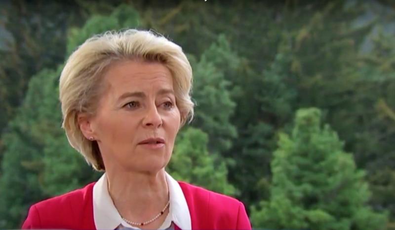 Ursula von der Leyen hangsúlyozta, hogy Európa jövője szorosan összefonódik Ukrajna sorsával, ami nemcsak politikai, hanem gazdasági és kulturális szempontból is kulcsfontosságú. Az ukrán nép kitartása és törekvése a demokratikus értékek megőrzésére nemcs